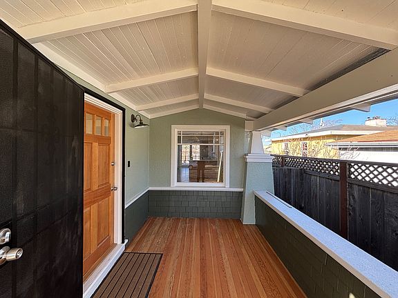 Spacious front entry way