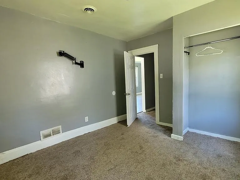 15205 Lincoln Ave — Photo 20