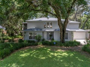 2113 W Country Club Dr, Tampa, FL 33612