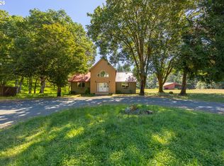 401 De Costa Ln, Oakland, OR 97462