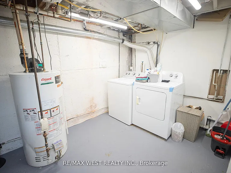 93 Peel St #2 — Photo 20