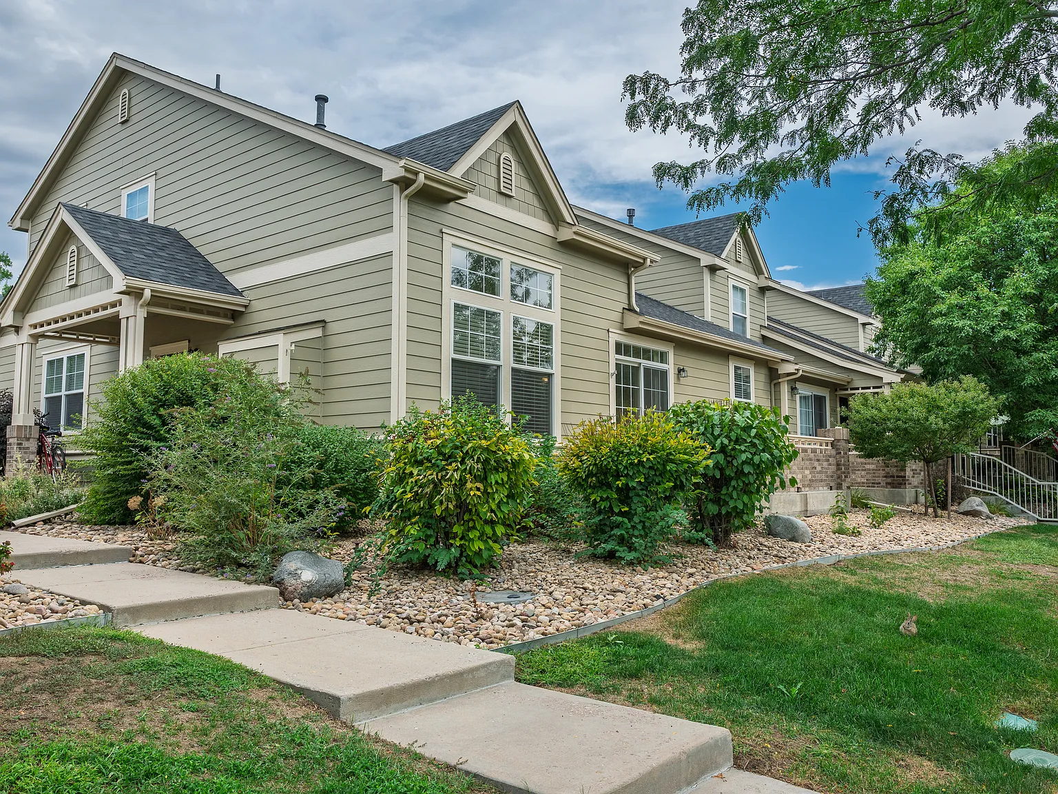 3 bed, 2453 sqft, $2,575 — Photo 1