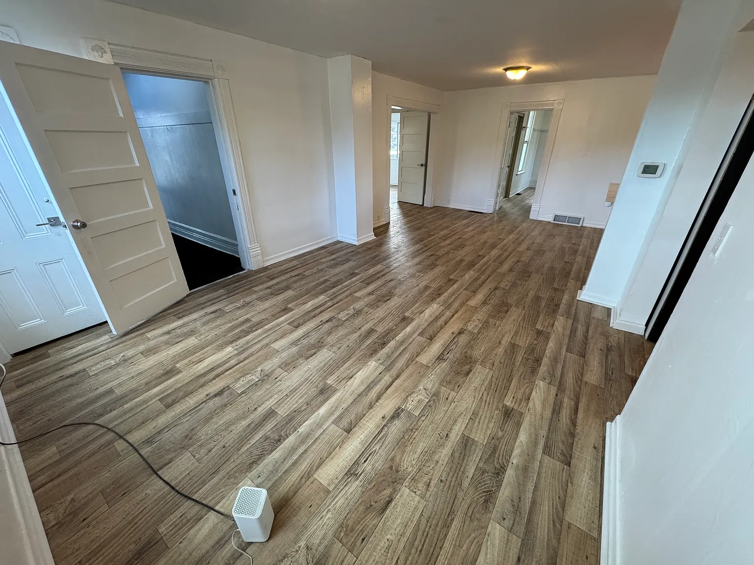 3 bed, 2000 sqft, $2,780 — Photo 2