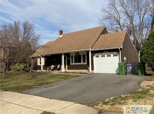 79 Spruce St, Edison, NJ 08837