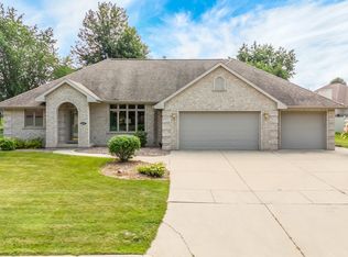 3657 Mighty Oak Trl, Green Bay, WI 54313