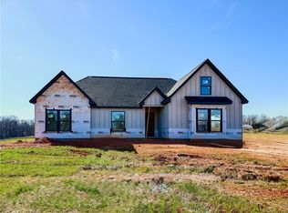 1615 Old Dobbins Bridge Rd, Townville, SC 29689