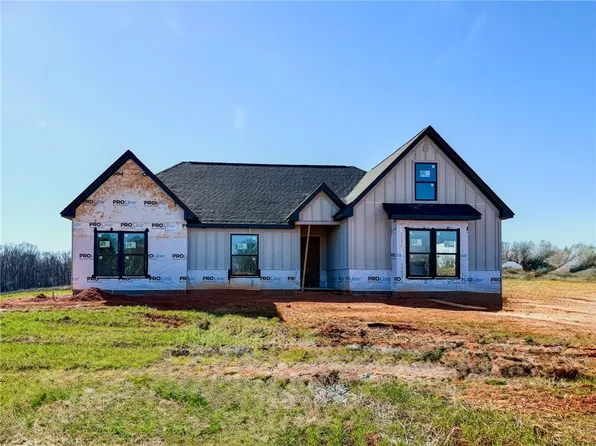 1615 Old Dobbins Bridge Rd, Townville, SC 29689