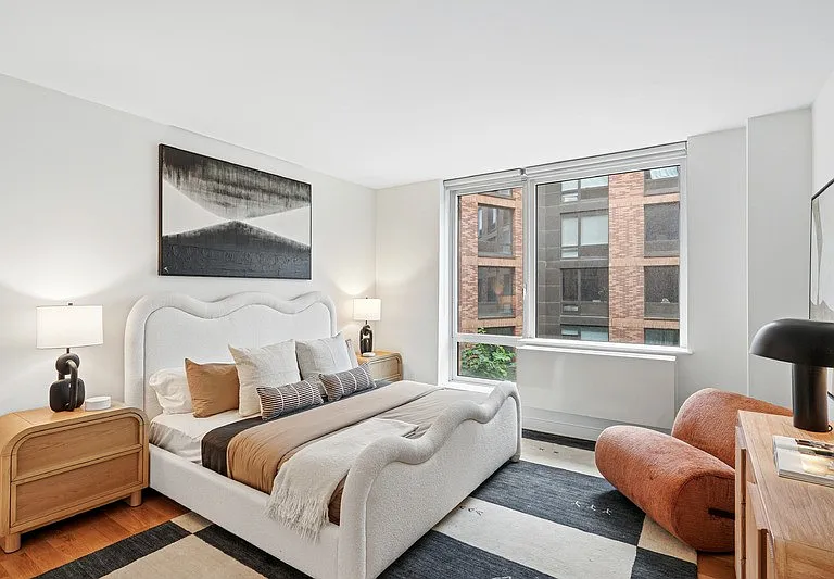Step into comfort at Arbor, where this spacious bedroom invites relaxation with its modern design and abundant natural light. Create your personal retreat in a vibrant community. Schedule your visit today to learn more!
