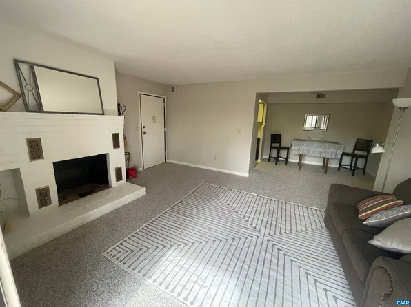115 Turtle Creek Rd APT 8, Charlottesville, VA 22901