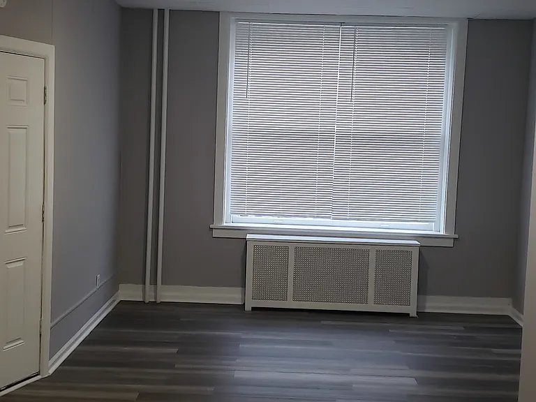 827 Walnut St #1 — Photo 5
