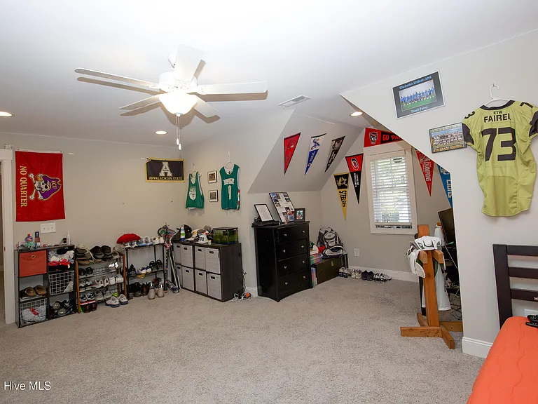 643 Lilac Ln — Photo 29