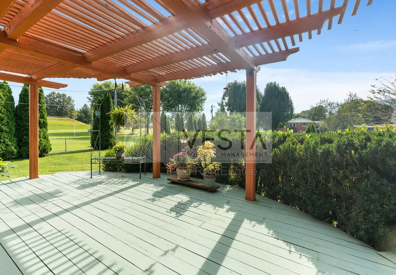 3 bed, 2.5 bath, 2700 sqft, $2,700 — Photo 3