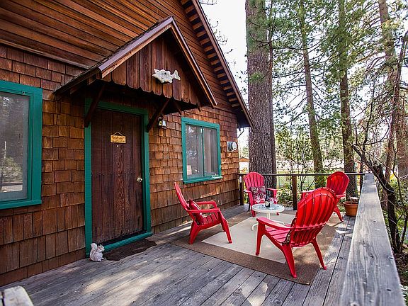 Adorable Cozy Clean Cabin