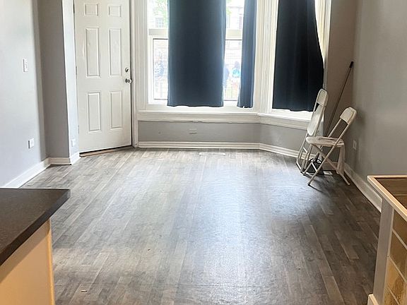 3rd image of 2823 W Flournoy St