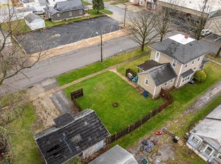 302 W 2nd St, Port Clinton, OH 43452