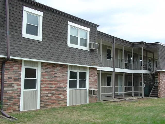 1023 W Elm Ter — Photo 1