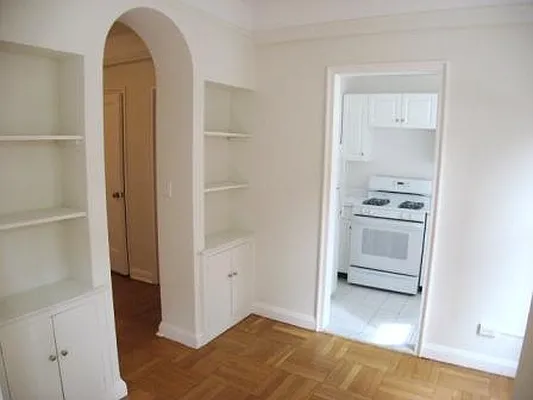 Rented by Stonehenge NYC LLC | media 11