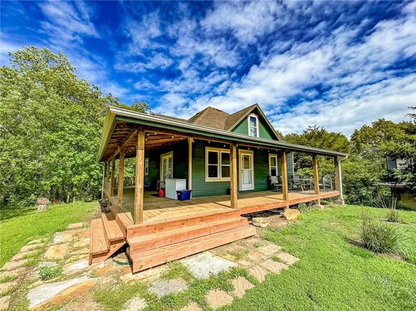 4880 Dabinawa Dr, Mc Louth, KS 66054