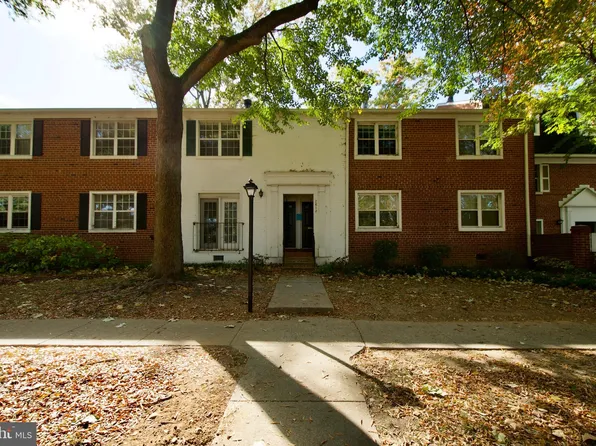 2812 S Wakefield St #B, Arlington, VA 22206