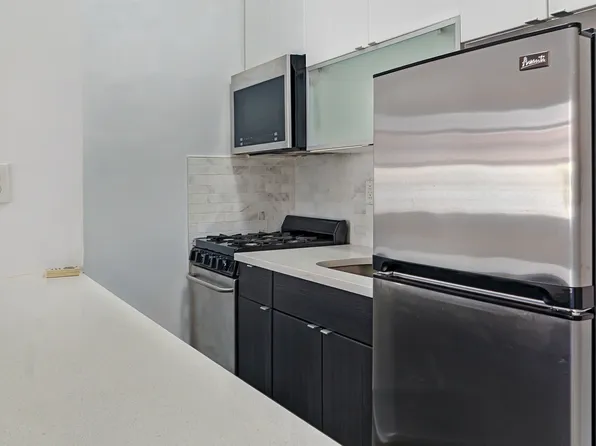 148 East 30th Street image 2 of 5