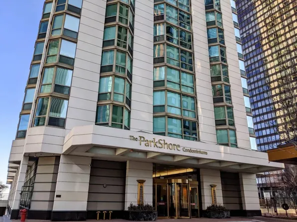 195 N Harbor Dr APT 705, Chicago, IL 60601