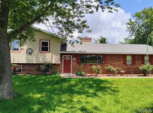 1590 Yellow Rock Rd, De Soto, MO 63020