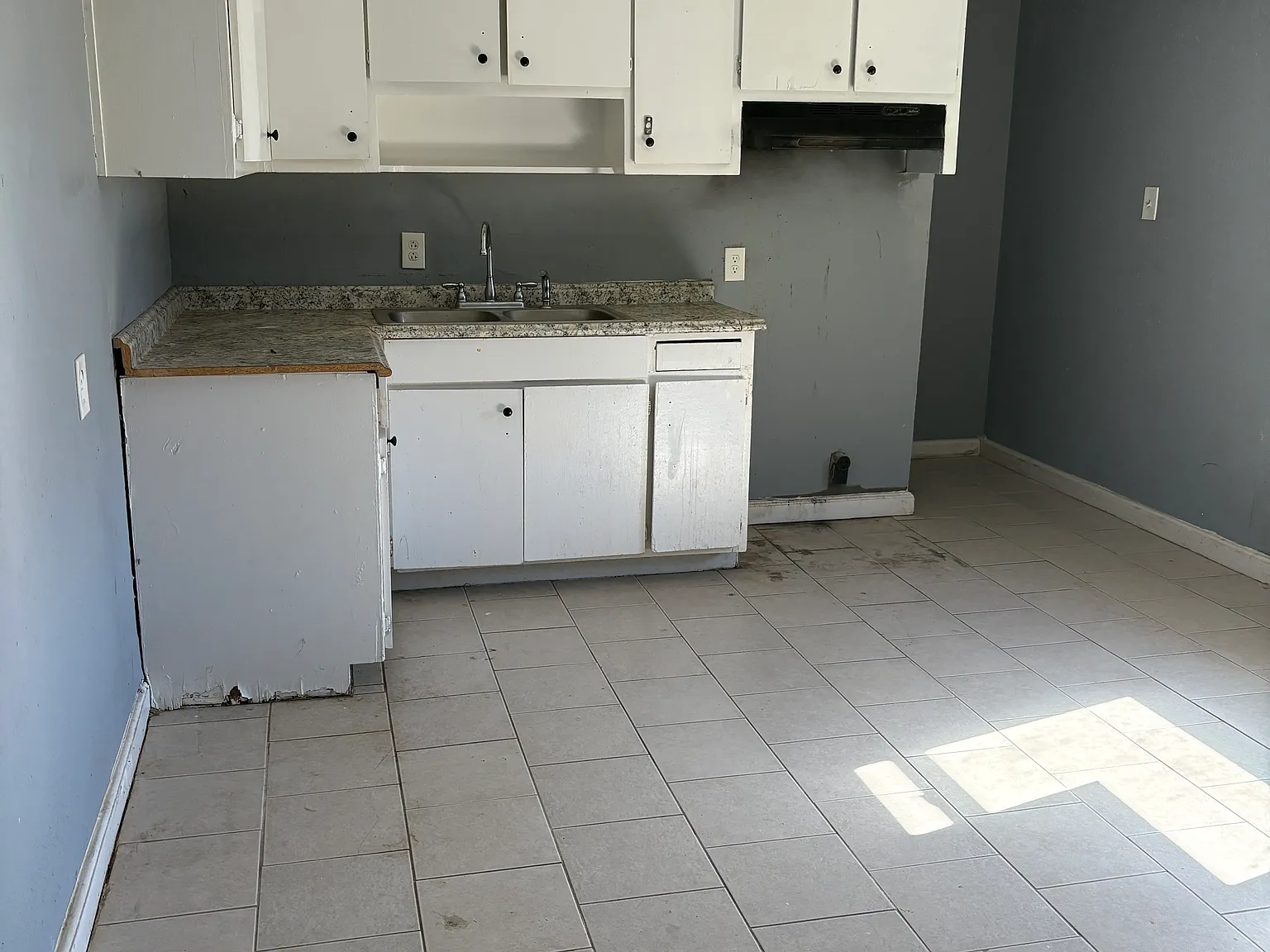 3 bed, 800 sqft, $1,000 — Photo 3