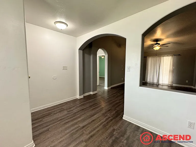 302 Tanner Michael Dr — Photo 2