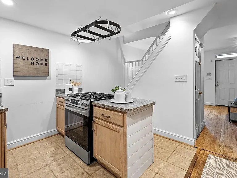 1711 William St — Photo 4