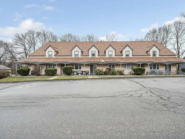 71 Kennedy Dr #71, North Chelmsford, MA 01863