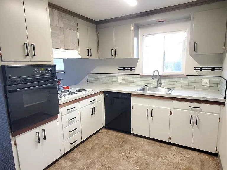 301 S Pine St #306 — Photo 1