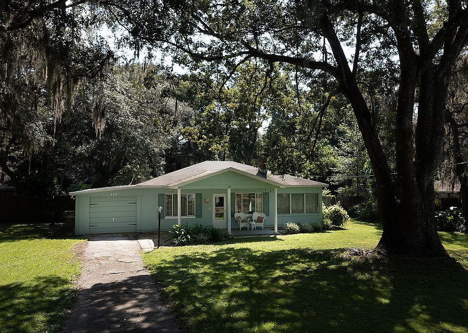 1st image of 410 Bay Rd