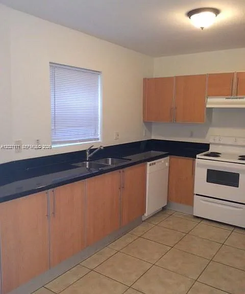 1702 N 28th Ave #1 — Photo 7