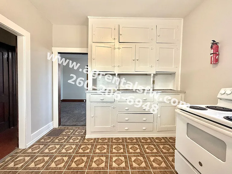 907 Lincoln Ave — Photo 7