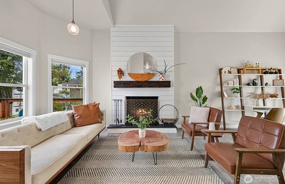 3 bed, 2.5 bath, 1981 sqft, $3,400 — Photo 1