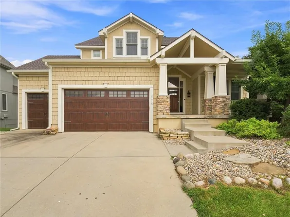 5415 W 161st Ter, Overland Park, KS 66085