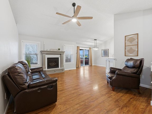 5th image of 4815 N Wyndham Rd