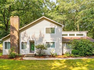 43 Grouse Hill Rd, Glastonbury, CT 06033