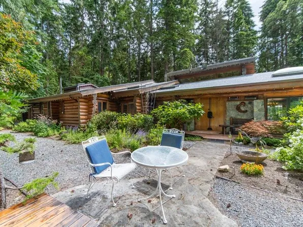3272 Roper Rd, Nanaimo, BC V9G 1C4