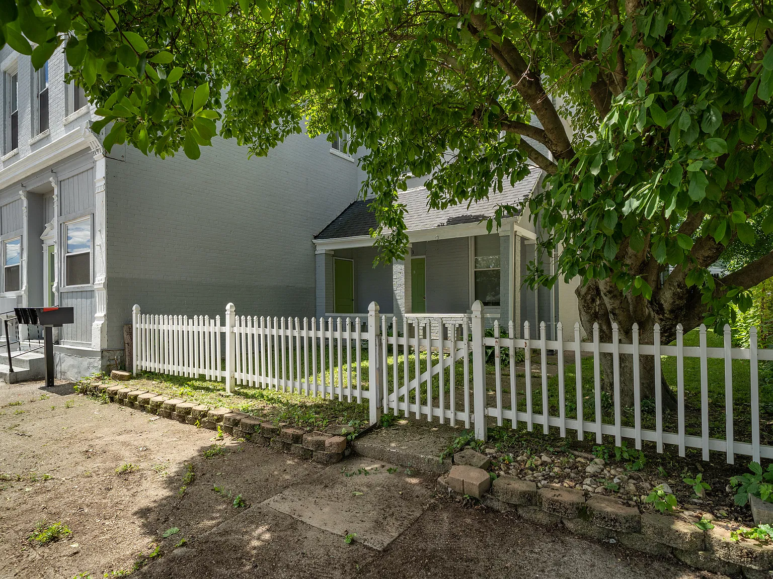 2 bed, 700 sqft, $1,300 — Photo 3