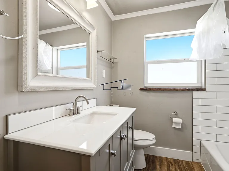 3729 Jackson Ave — Photo 16