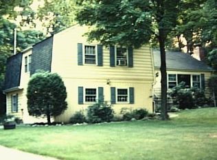 25 Topfield Rd W, Danbury, CT 06811