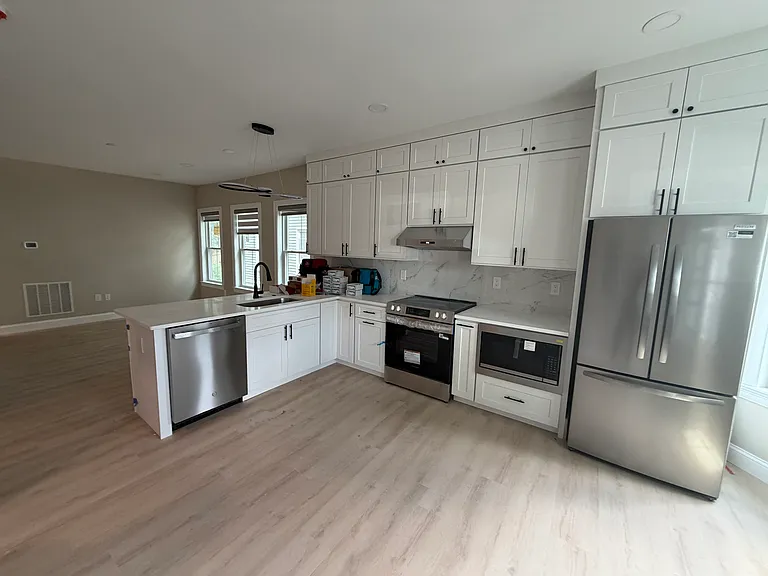 231 Highland Ave #6 — Photo 22