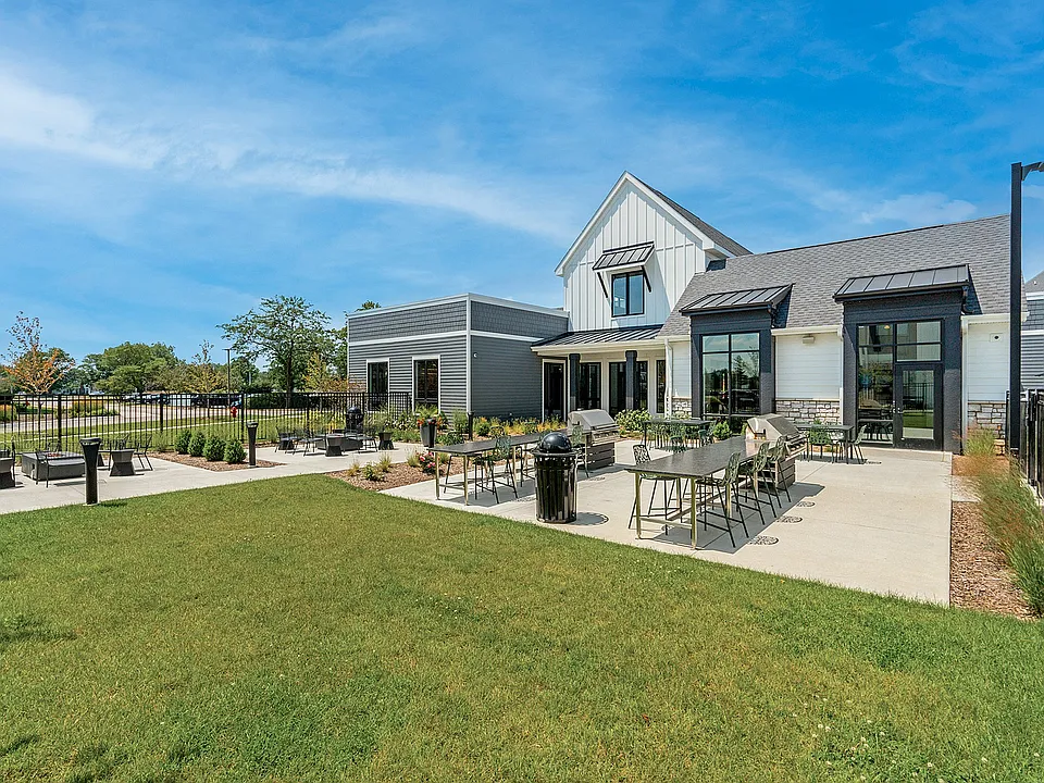 Seasons at Hoffman Estates Outdoor Grilling Station