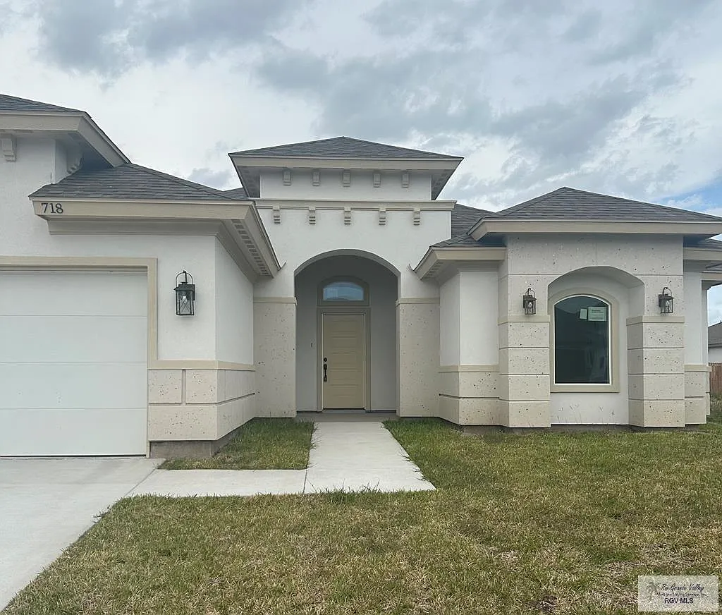 3 bed, 2.0 bath, 1854 sqft, $2,500 — Photo 1