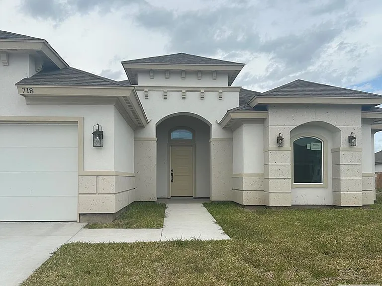 718 Ava Dr — Photo 1