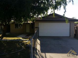 525 Castro Ln, Bakersfield, CA 93304