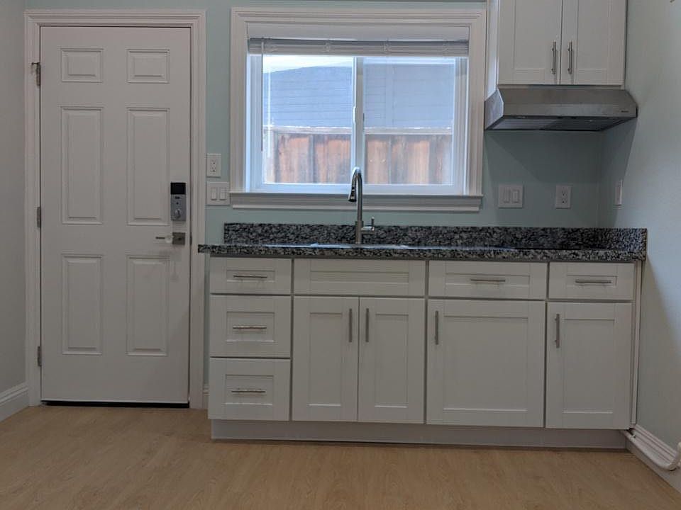 Brand new kitchen, 10-foot high ceiling.