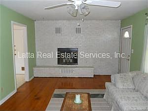 Living Room W/Fireplace