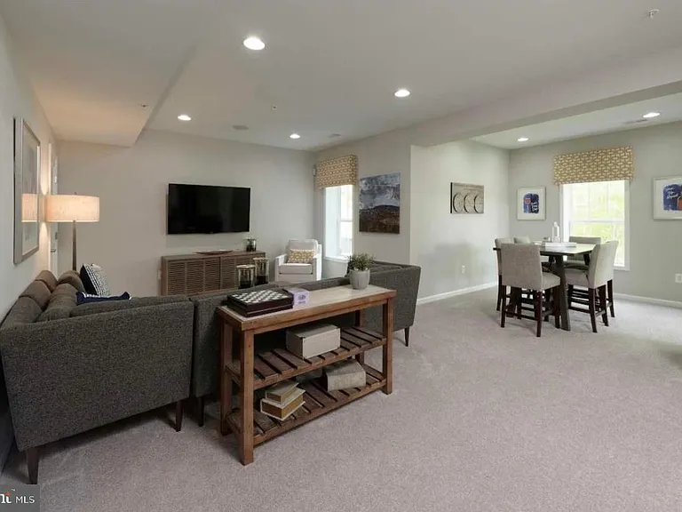 3348 Burton Dr — Photo 15
